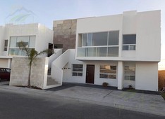 3 recamaras en venta en fraccionamiento cañadas del lago corregidora