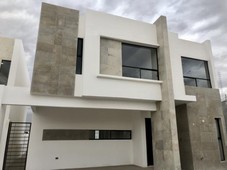 casa en venta torreon nueva zona viñedos con casa club habitacio en planta baja