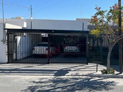 Casa de una planta en venta en la Colonia San Isidro, Torreón, Coahuila