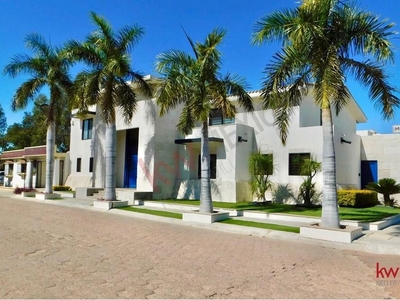 Casa en venta en Raquet Club, al poniente de Hermosillo