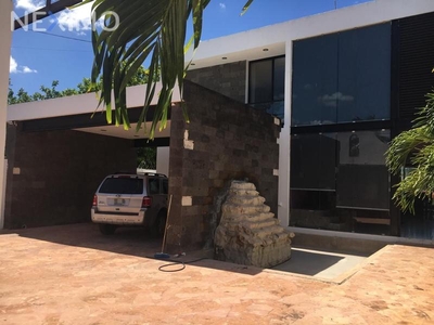 Vendo hermosa casa minimalista en Chichi Suárez, Mérida