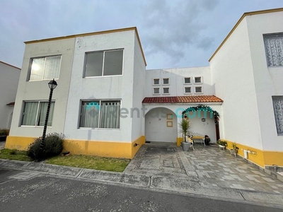 Casa en renta Avenida Deportiva, Fraccionamiento Quinta Mariana, San Mateo Atenco, México, 52104, Mex