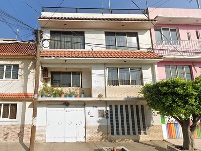 Casa en venta Calle 15, Las Aguilas, Ciudad Nezahualcóyotl, Estado De México, México