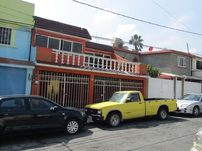 Casa en venta Calle Jilgueros 18, Mz 010, Parque Residencial Coacalco, San Francisco Coacalco, Estado De México, México