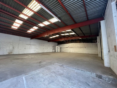 Doomos. BODEGA COMERCIAL EN RENTA DE 290 M2, EN LA LIBERTAD, TIJUANA B.C.