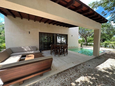 Doomos. CASA EN VENTA EN MÉRIDA, PRIVADA YUCATAN COUNTRY CLUB, XTAKAY, LISTO