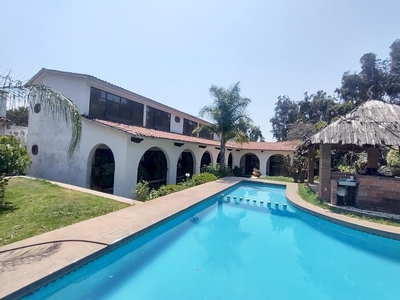 Doomos. Casa Residencia en Venta en Rancho Cortes, Cuernavaca Morelos.