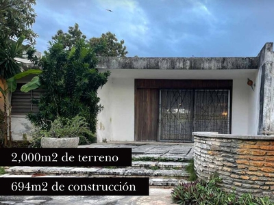 Doomos. ¡¡RENTA!! Amplia casa con piscina y 4 recámaras en Bellavista, Mérida, Yucatán