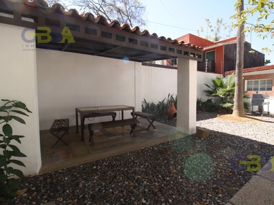 Doomos. Se renta casa en condominio en zona norte de la ciudad de Oaxaca con amplio jardín