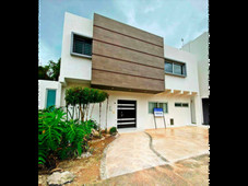 casa en residencial arbolada