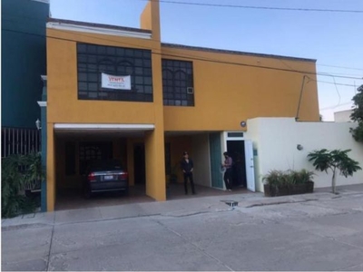 Casa en VENTA en Irapuato Guanajuato - 5 Recamaras con Baño - Recamara en PB