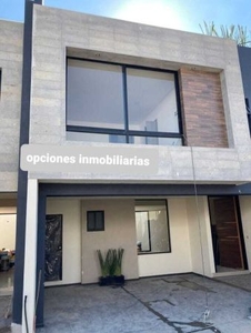 Venta de casa en Santiago Momoxpan, en conjunto residencial