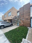 VENTA DE CASA EN SAN ISIDRO JURIQUILLA, QUERETARO.