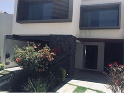 Casa en venta en Residencial el Molino, Lomas II con vista panorámica hacia el parque metropolitano