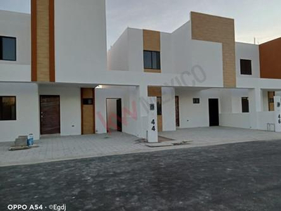 Casa En Venta En Torreón Coahuila. Excelente Ubicación Cercana Al Aeropuerto, Bosque Urbano, J...