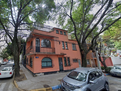 Bonita Y Amplia Casa De Remate Bancario Ubicada En San Miguel De Chapultepec