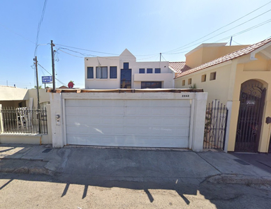 Casa Av. Carpinteros Sur, 2042, Burócratas, Mexicali, Baja California, México (mm14za)