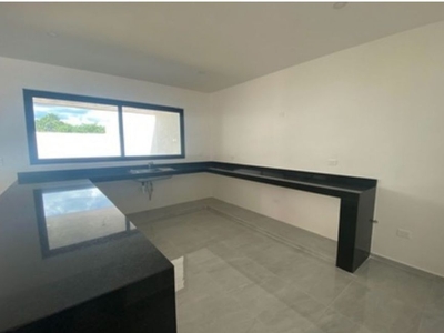 Casa en venta 4 recámaras con piscina en Cumbres de Castilla Dzitya