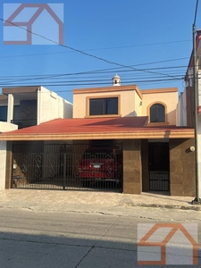 Doomos. Casa en venta