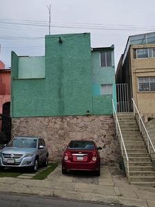 Doomos. Casa en Venta en La Concordia Lomas Verdes 5a. Secc. $2,600,000