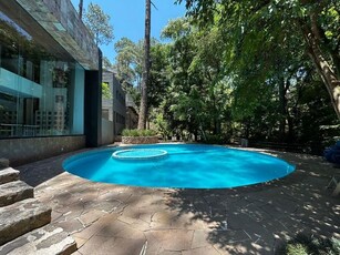 Casa en venta Avenida Rosales, Avándaro, Valle De Bravo, México, 51200, Mex