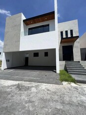 Doomos. Casa en venta - Carolco Residencial, Monterrey NL