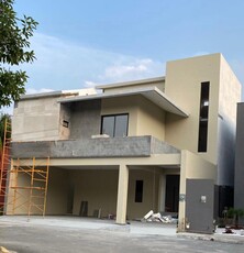 Doomos. CASA EN VENTA SIERRA ALTA, LOS AZULEJOS