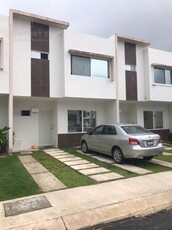 Doomos. RENTA Casa en Olivos 3 Playa del Carmen P3625