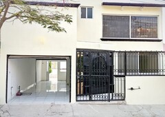 casa en venta tejeda remodelada 4 recamaras 4 baños 3 est puerta eléctrica 3 bodegas cava jardín terraza 1 estudio cto servicio cisterna crédito metros cúbicos