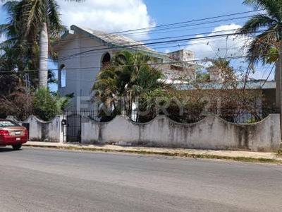 Casa en renta en esquina, en Valladolid Yucatán, para oficinas y comercio.