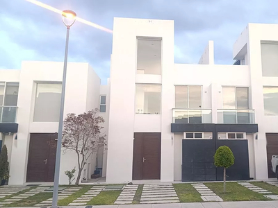 Casa En Venta En Zakia Con Roof Top Y Terraza En Pb