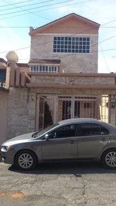 estupenda casa de 3 pisos de venta