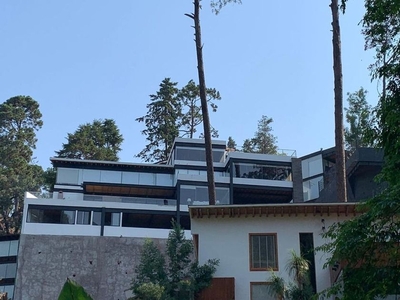 Casa en renta Calle Vega Del Llano 4-33, Avándaro, Valle De Bravo, México, 51200, Mex