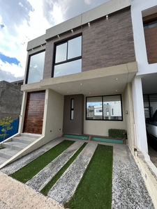 Casa en venta en capital norte con 4 niveles