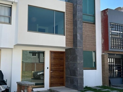 Casa en venta Calle Fuente De La Minerva, Residencial Hacienda San José, Toluca, México, 50210, Mex