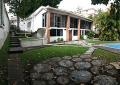 Casa comercial para remodelar en Cuernavaca Centro, se vende como terreno.