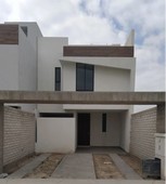 Casa de 3 niveles con Roof-Garden en Los Lagos