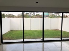 En Venta Casa en Lomas de Juriquilla, Gran Jardín, Cto Servicio, Roof Garden...