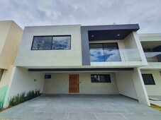 casa en venta con terrazas y roof en lomas de angelópolis - cascatta - 3 habitaciones - 5 baños - 359 m2