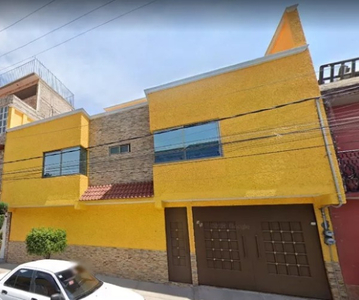 Estupenda Casa A La Venta En Ciudad Nezahualcóyotl, Incomparable Remate Bancario