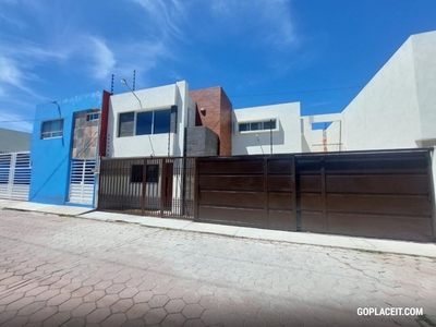 Casa en venta de tres habitaciones con closets en Miraflores, Tlaxcala, Barrio Miraflores