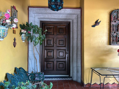 Amplia Casa Estilo Colonial Mexicano