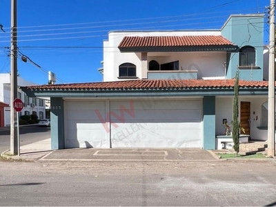 Casa en Venta en esquina La Campiña