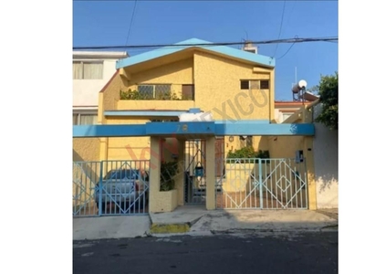 Casa en venta en Jardines del Sur Con 2 estacionamientos en Xochimilco.