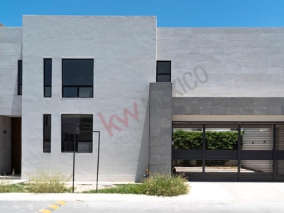 Casa nueva y equipada En Venta, Quinta Tamarindos, en Torreón.