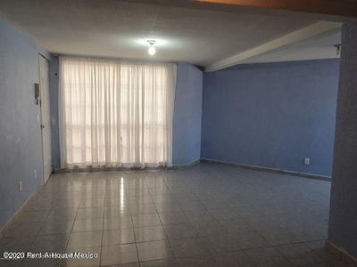 Departamento En Renta En Av Ingenieros Militares Argentina Poniente Ru 24-2103