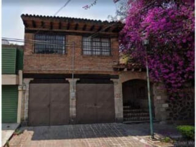 Descubre Tu Nuevo Hogar: Hermosa Casa En Remate En La Colonia Aguilas .