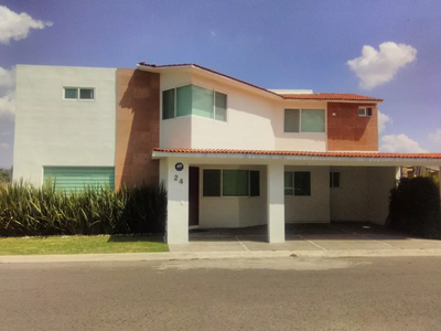 Hermosa Casa En Uno De Los Mejores Fraccionamientos De San Juan Del Río