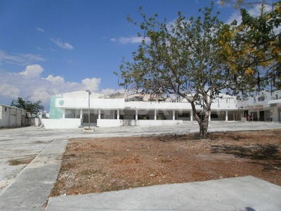 Terreno De 5,350 M2 Con Edificio Multifuncional, Próximo Al Malecón De Campeche