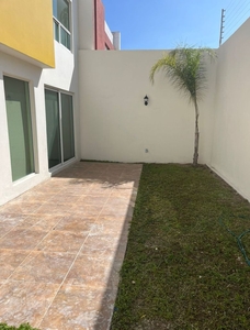 Venta de casa en valle imperial